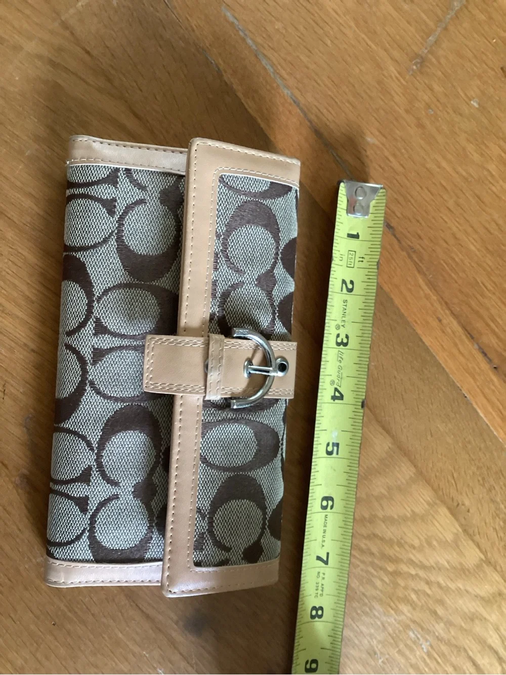 Coach Signature Canvas wallet. Like new.